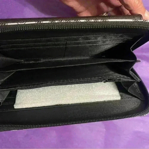 XOXO Wristlet Wallet - Your choice all three NWT - Picture 4 of 14